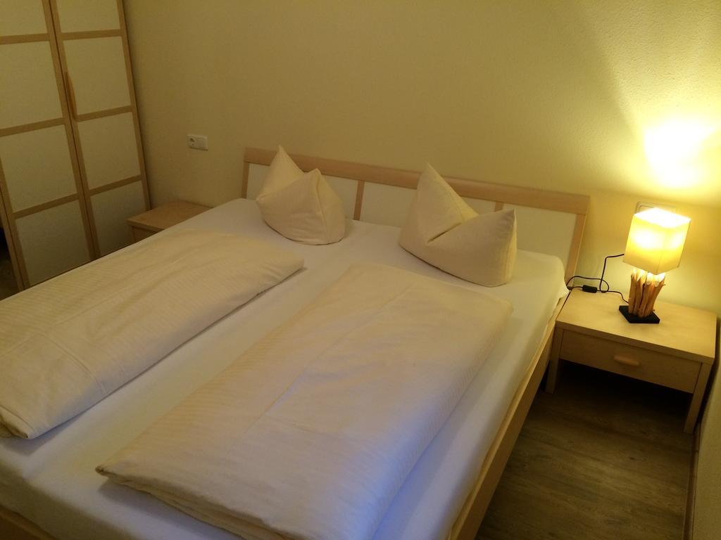 Apartments Clara Garmisch-Partenkirchen Zimmer foto