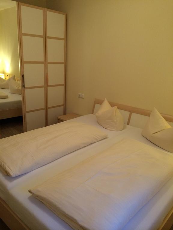 Apartments Clara Garmisch-Partenkirchen Zimmer foto